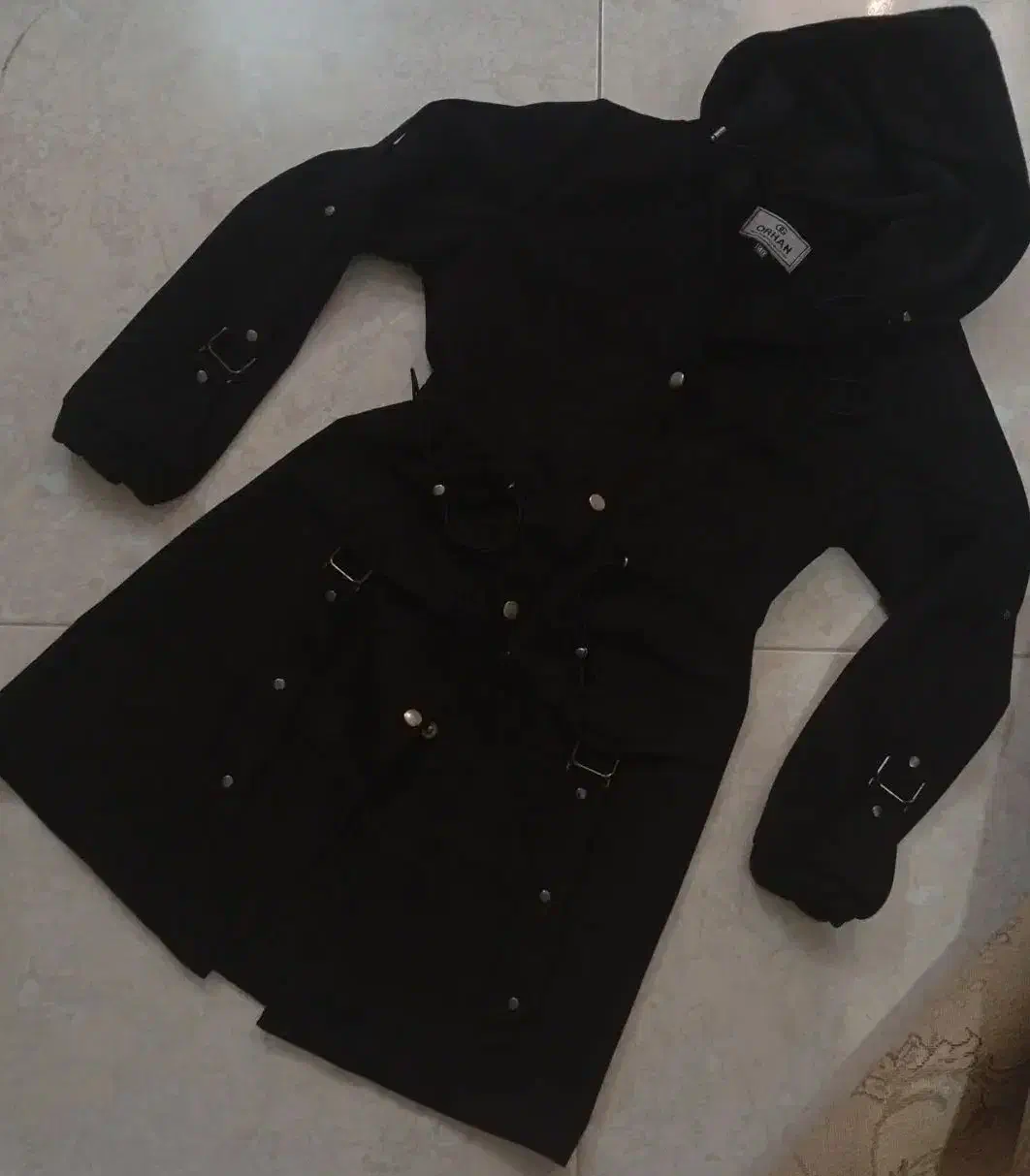 سوئیت اسپورت مخمری کلاه دار|لباس|سلماس, |دیوار