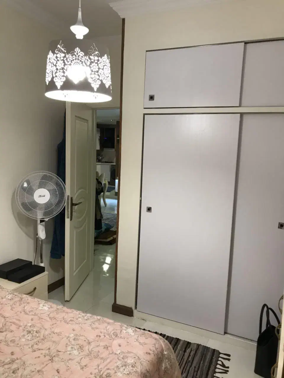 اجاره آپارتمان به همخونه خانم در عظیمیه|اجارهٔ آپارتمان|کرج, شاهین‌ویلا|دیوار