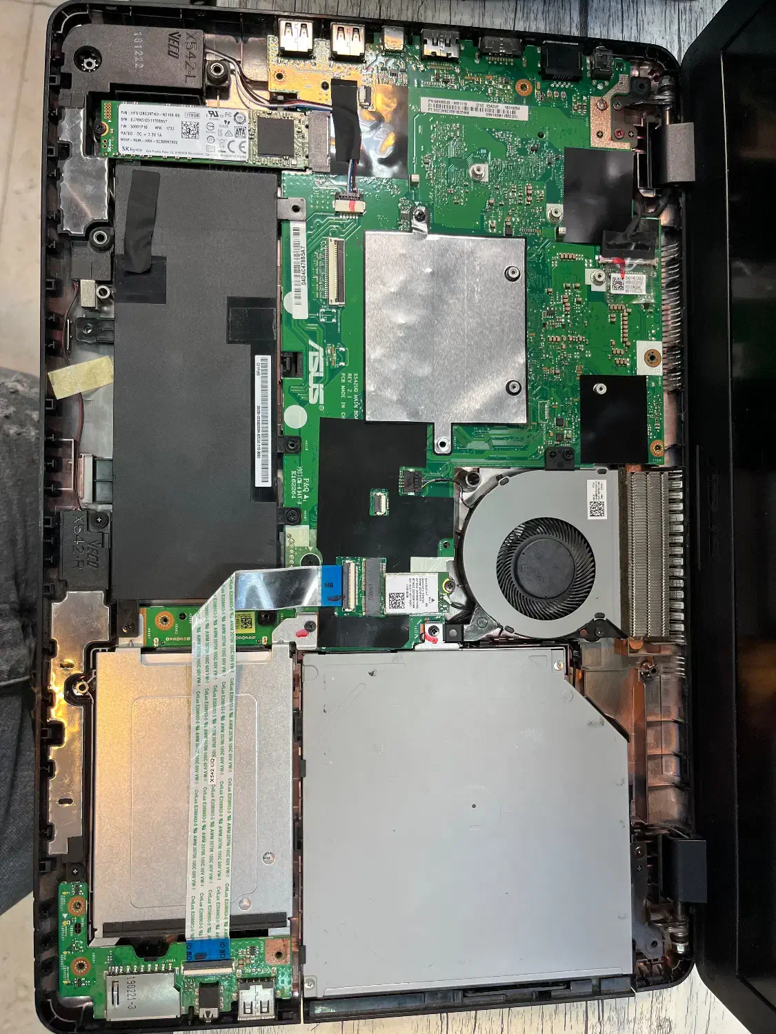 تعمیر انواع لپ تاپ تبلت موبایل به صورت حرفه ای|خدمات رایانه‌ای و موبایل|تهران, فلسطین (میدان انقلاب)|دیوار