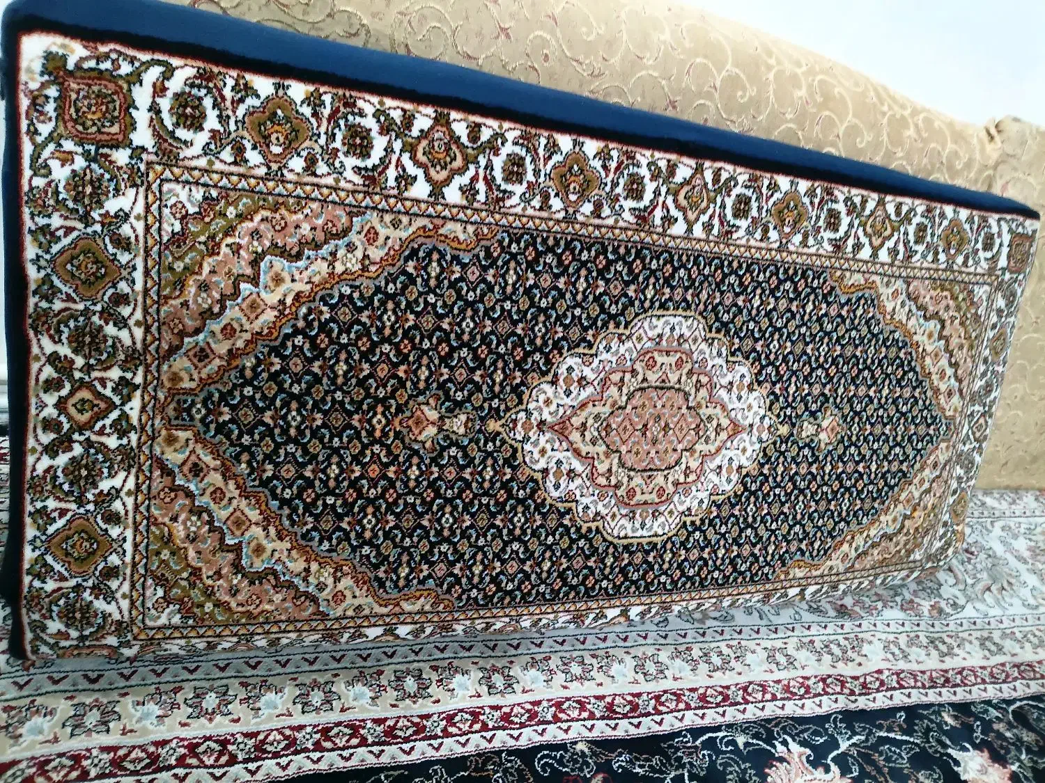 پشتی ۲ جفت|پشتی|محمدشهر, محمدشهر|دیوار