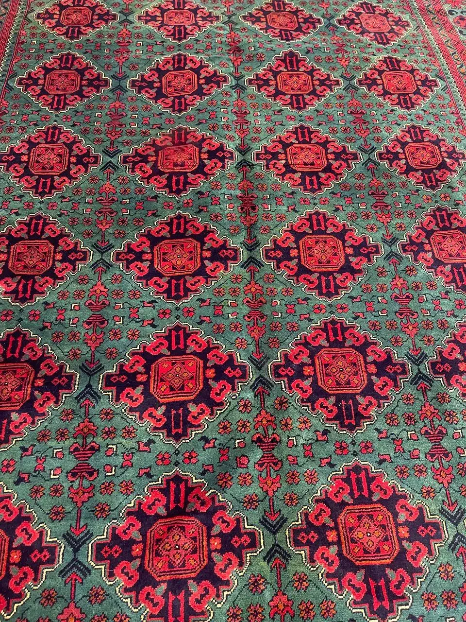 فرش دستباف (بساک)۶ متریهای سز قرمز بلوچ زیبا|فرش|مشکیندشت, |دیوار