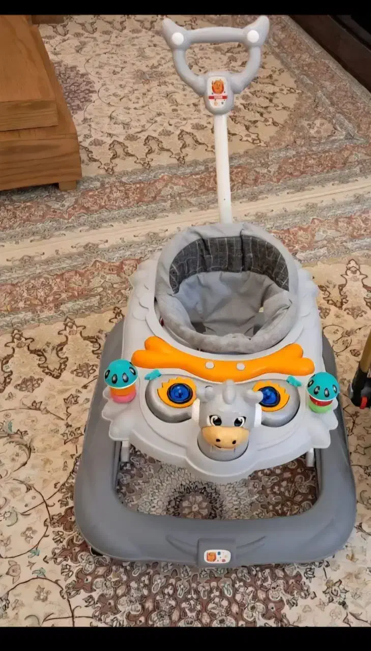 روروئک|کالسکه و لوازم جانبی|مهاجران, |دیوار