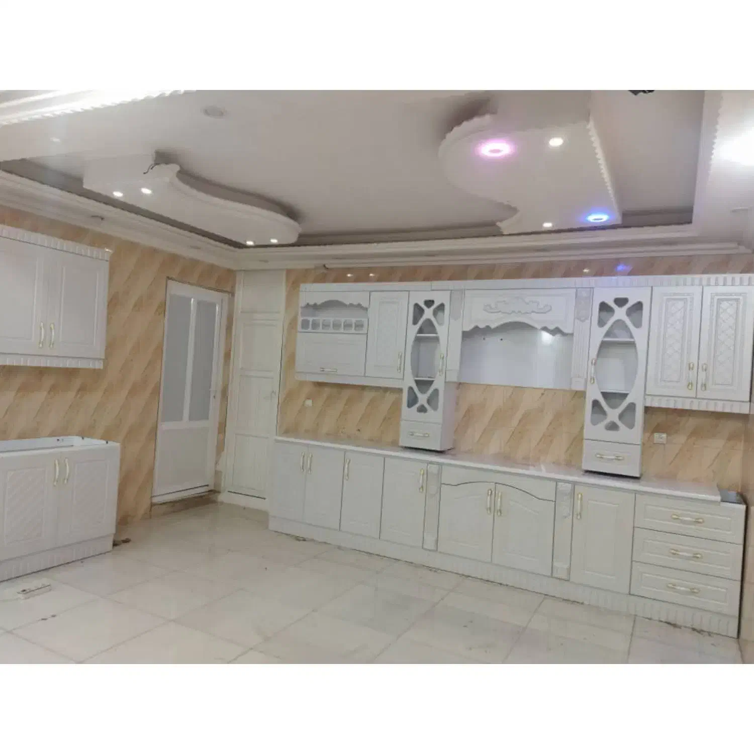 کاغذ دیواری،کفپوش، پارکت وکابینت آماده|خدمات پیشه و مهارت|اهواز, کمپلو شمالی|دیوار