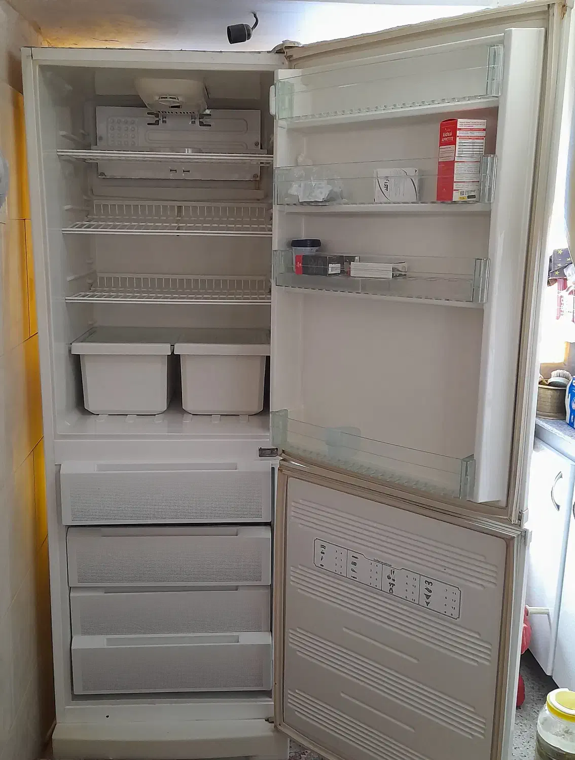 یخچال|یخچال و فریزر|لالجین, |دیوار