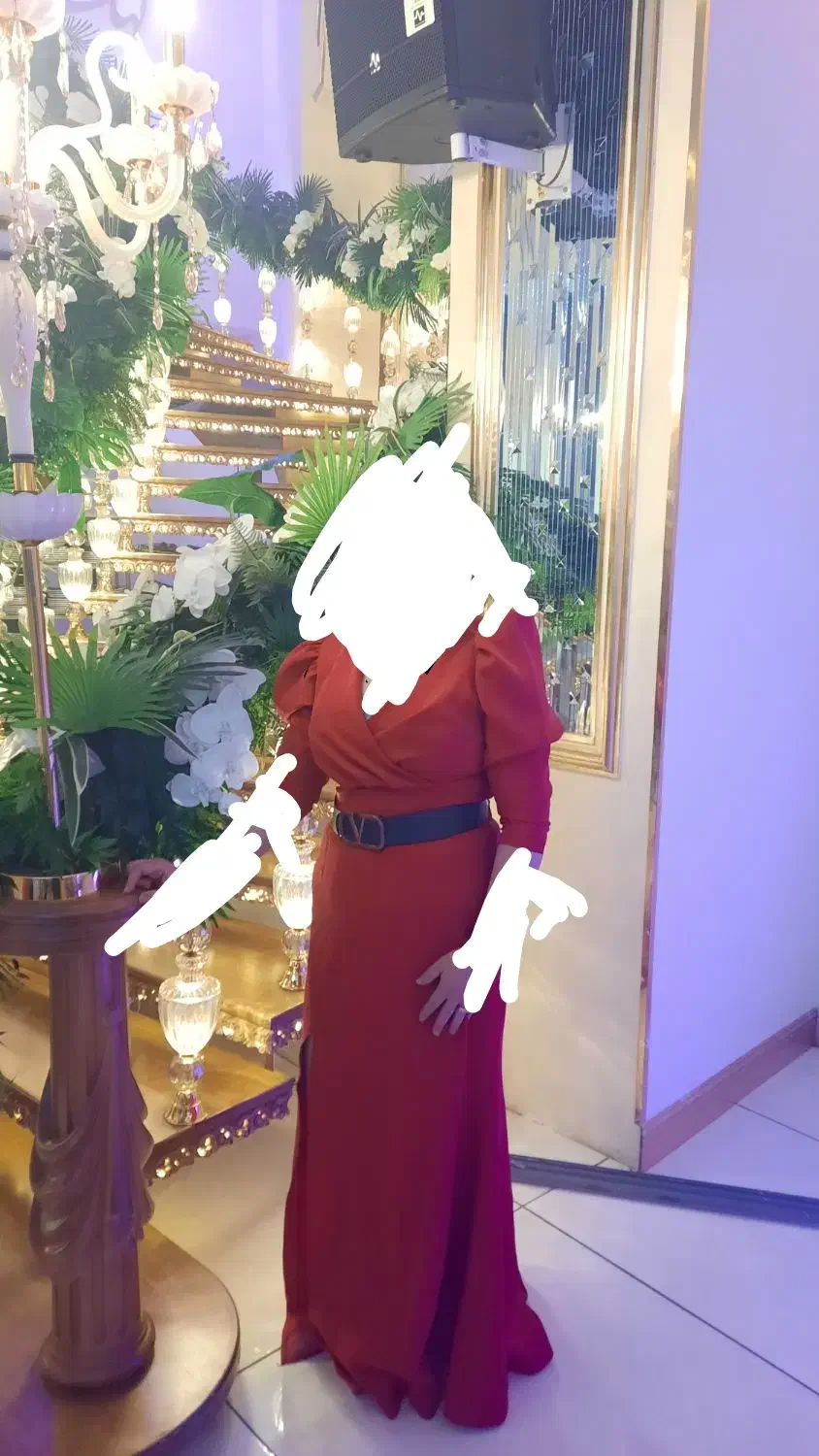 لباس مجلسی|لباس|نوبران, |دیوار