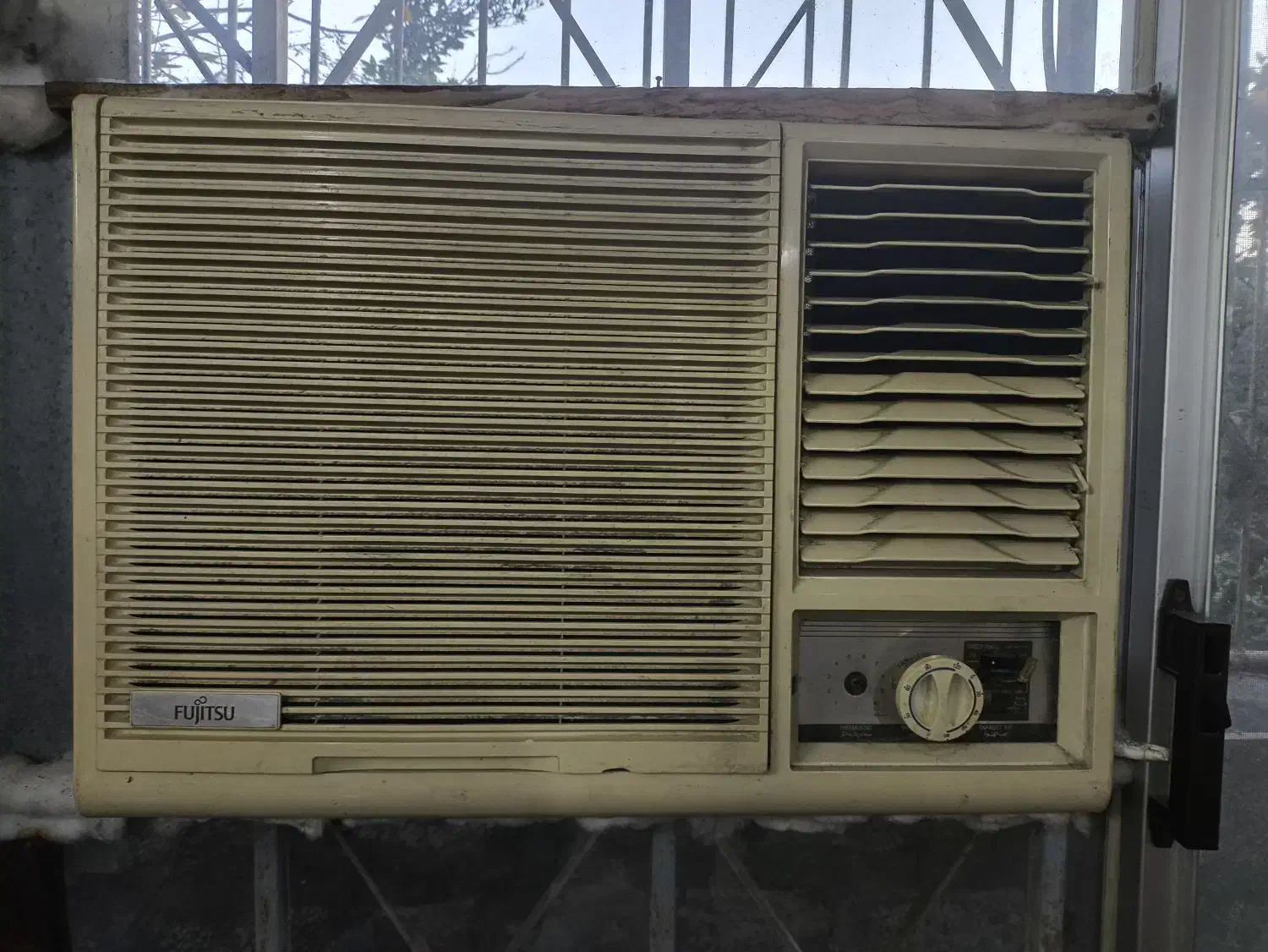 کولر گازی پنجره ای|کولر گازی و فن‌کوئل|عباس‌آباد, |دیوار