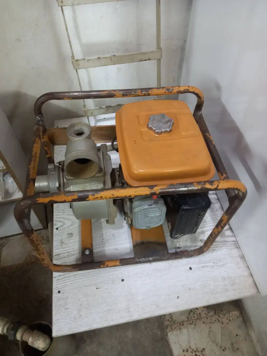 2 عدد روبین|ماشینآلات صنعتی|رشت, دخانیات|دیوار