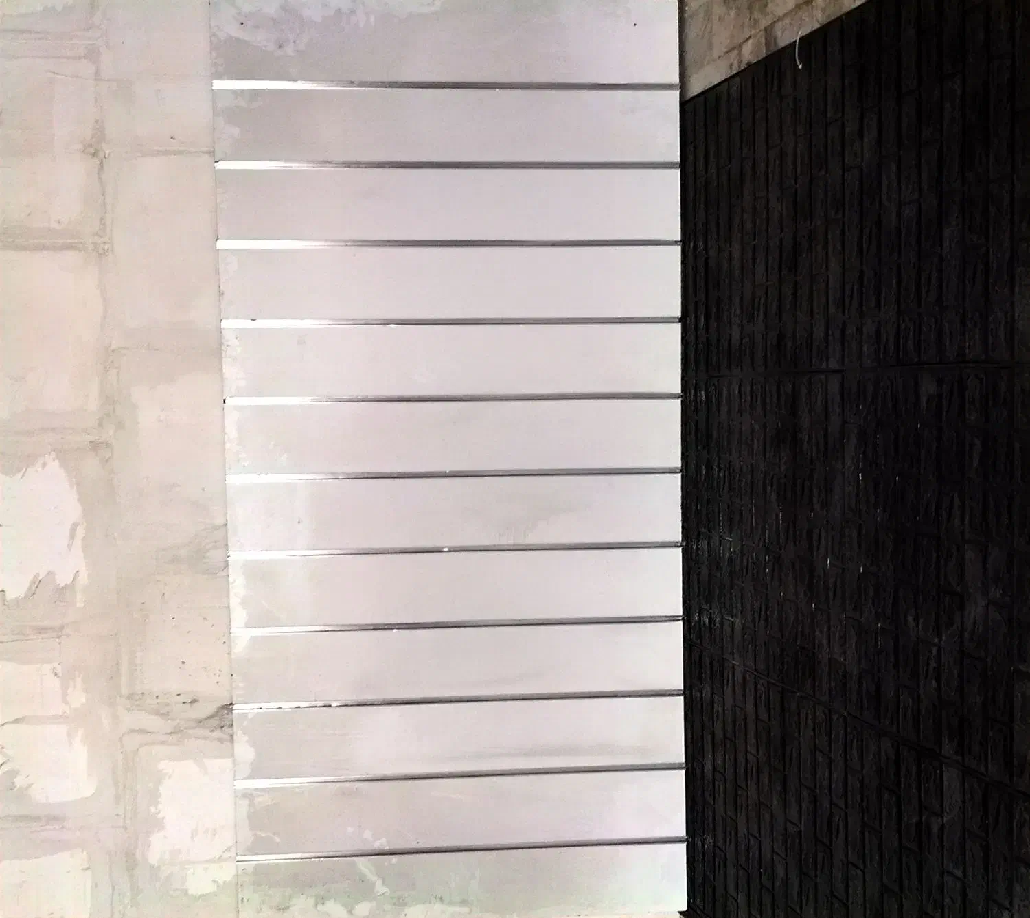 یک عدد ویترین و یک عدد رگال دیواری در حد نو|فروشگاه و مغازه|قم, زنبیل آباد|دیوار