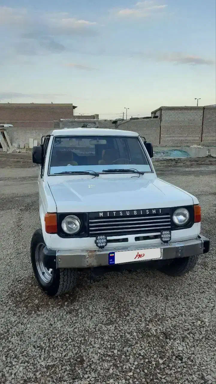 میتسوبیشی پاجرو چهار در چهار سیلندر|خودرو سواری و وانت|میاندوآب, |دیوار