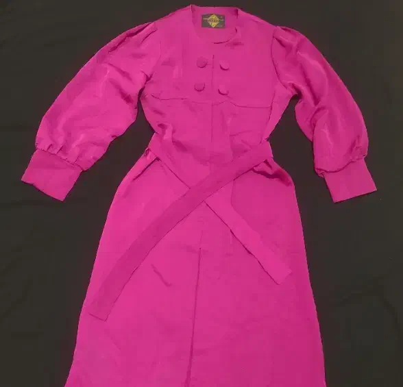 مانتو تک|لباس|سراوان, |دیوار