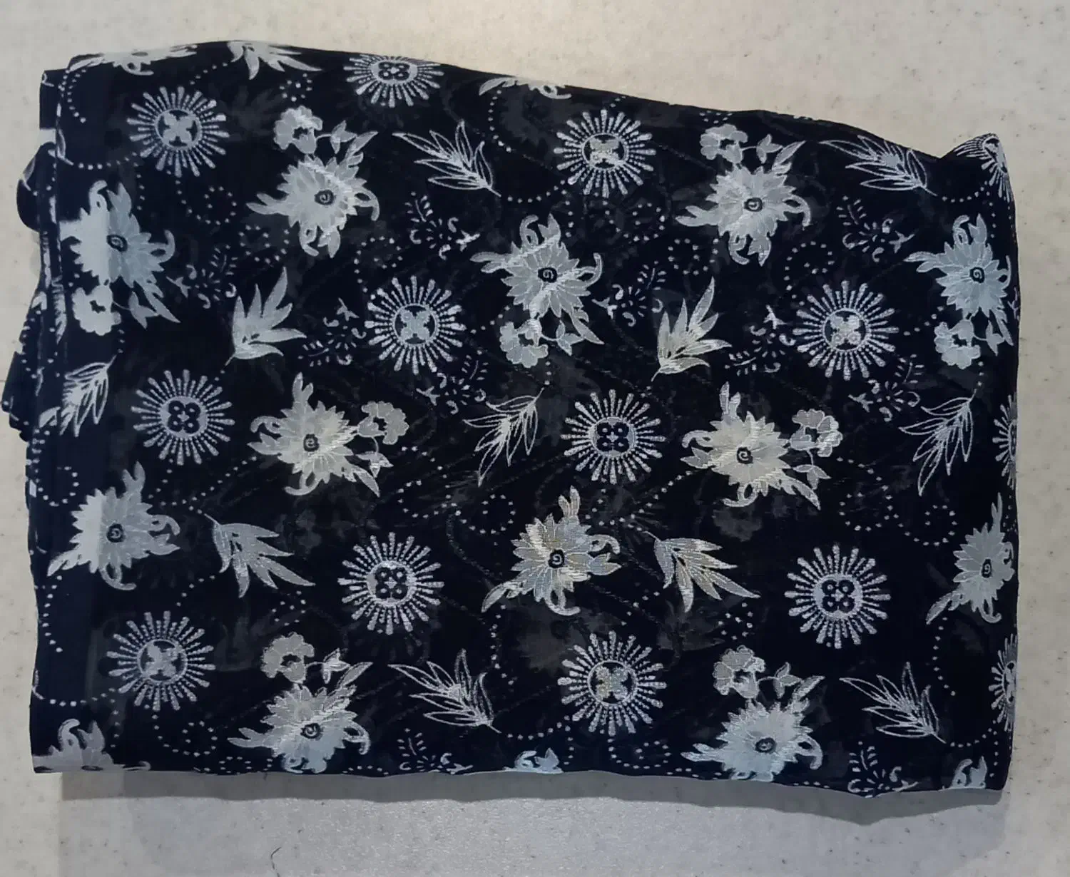 حراج تعدادی پارچه|حراج|اصفهان, گلزار|دیوار