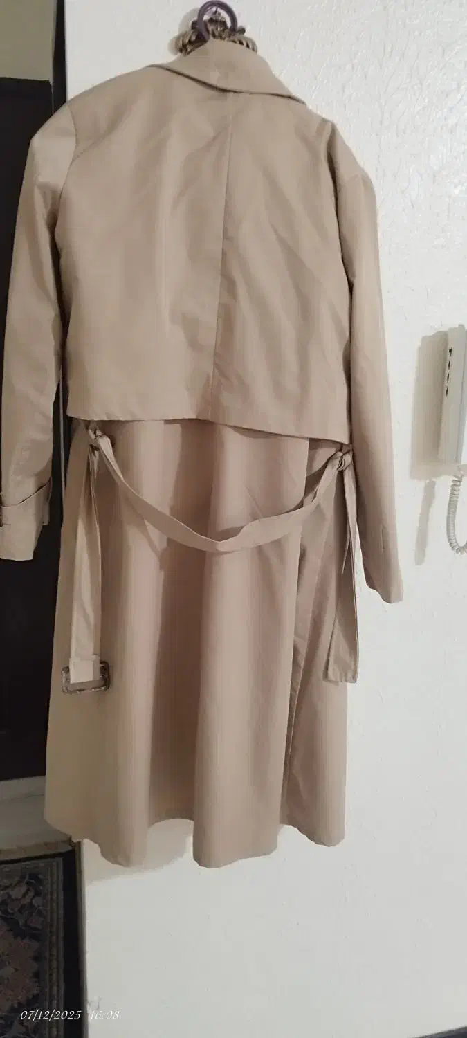 پالتو بارانی|لباس|شاهینشهر, شهرک گلدیس|دیوار