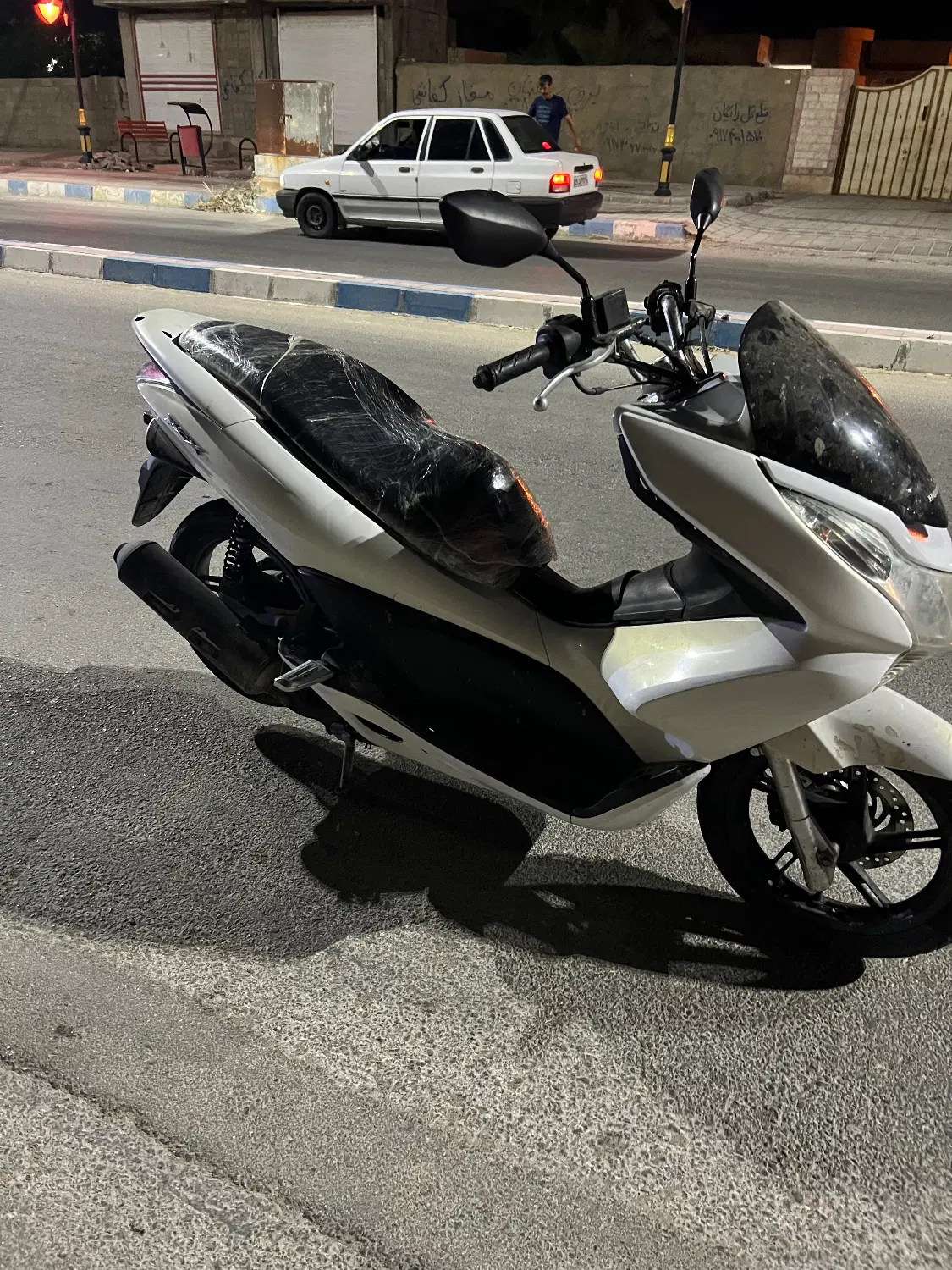 پی سی ایکس pcx|موتورسیکلت|بوشهر, |دیوار