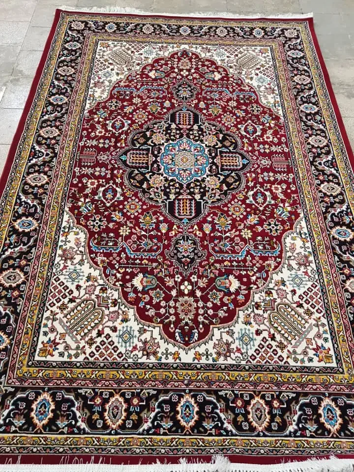 تعدادی فرش لاکی وکناره هست قیمت مناسب کسی خواست|فرش|شاهرود, |دیوار