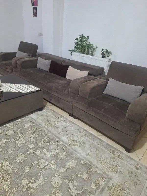 ست مبل هفت نفره همراه با یک میز تلوزیون رایگان|مبلمان خانگی و میز عسلی|گنبد کاووس, |دیوار
