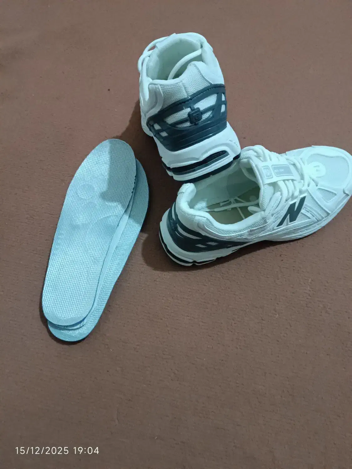 کتانی نیوبالانس|کیف، کفش، کمربند|ساوه, |دیوار