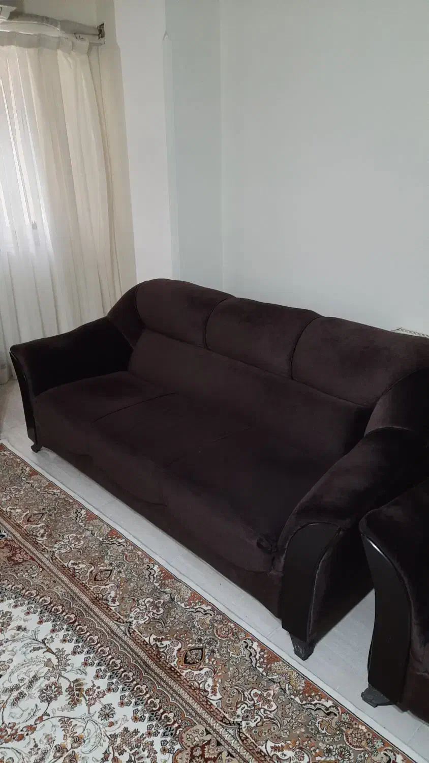 با سلام.یه مبل هفت نفره مخمل چوب نراد.|مبلمان خانگی و میز عسلی|بابلسر, |دیوار