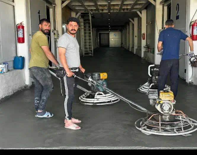 فروش و بتن ریزی سقف محوطه سوله با دستگاه ماله برقی|خدمات پیشه و مهارت|قزوین, |دیوار