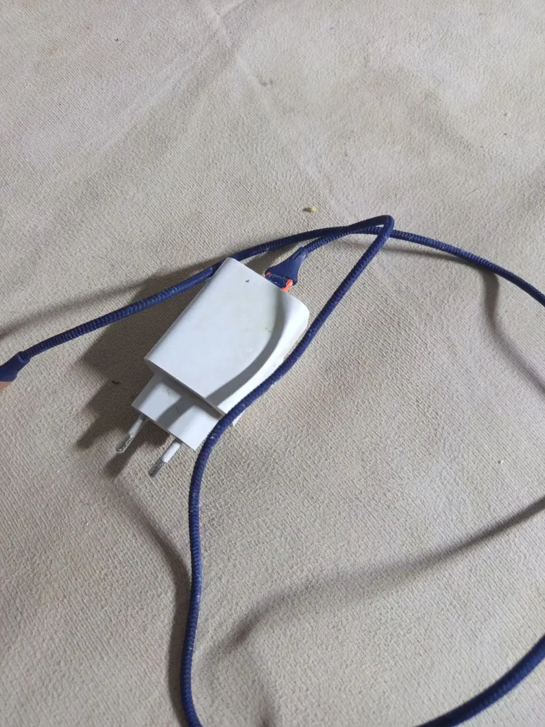 کابل شارژ|لوازم جانبی موبایل و تبلت|صحنه, |دیوار