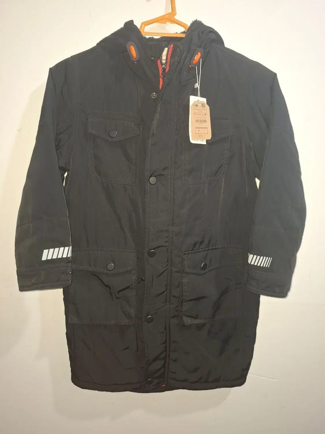 کاپشن|لباس|جهرم, |دیوار