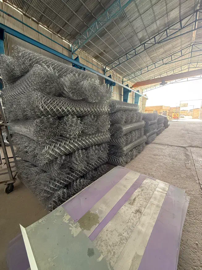 تولید فنس و سیم خاردار|مصالح و تجهیزات ساختمان|قم, باسکول|دیوار