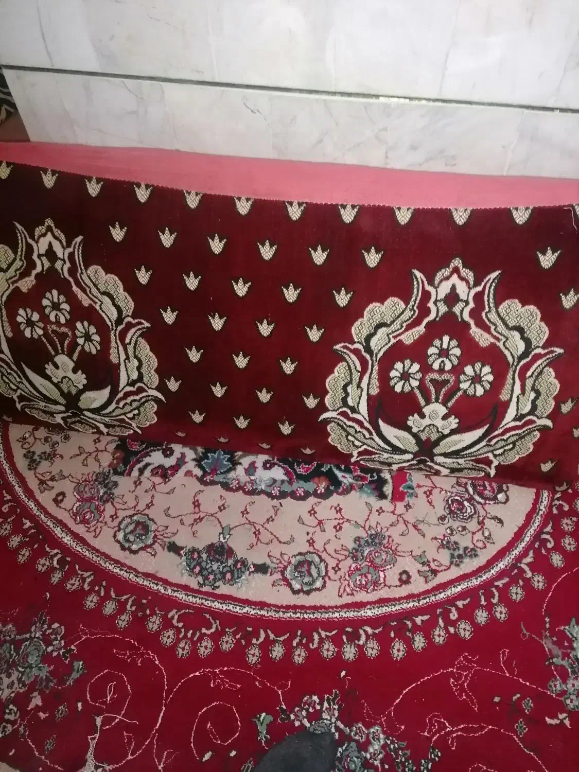 چند عدد پشتی در رنگ های مختلف|پشتی|جلین, |دیوار