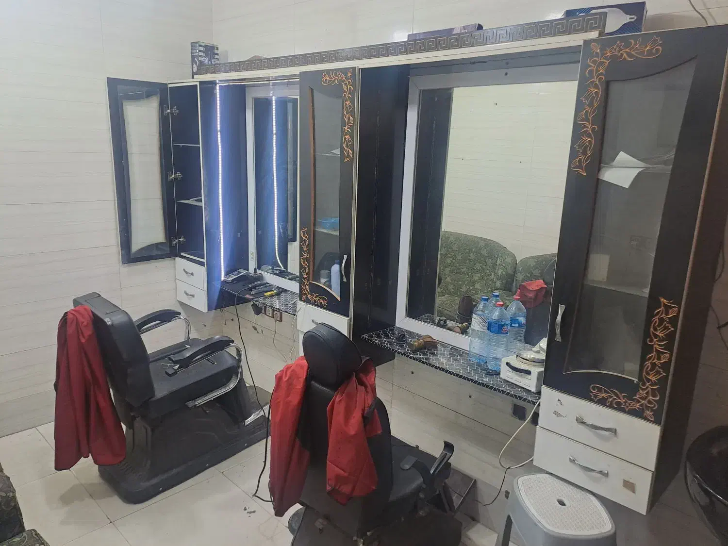 دو ایینه|آینه|باوی, |دیوار