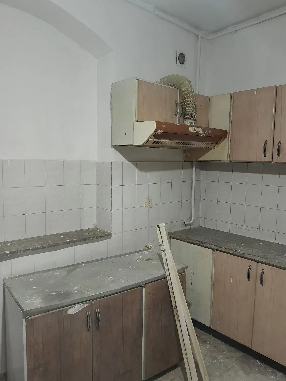 کابینت فلزی و آبگرمکن زمینی..همگی سالم|مصالح و تجهیزات ساختمان|ملایر, |دیوار