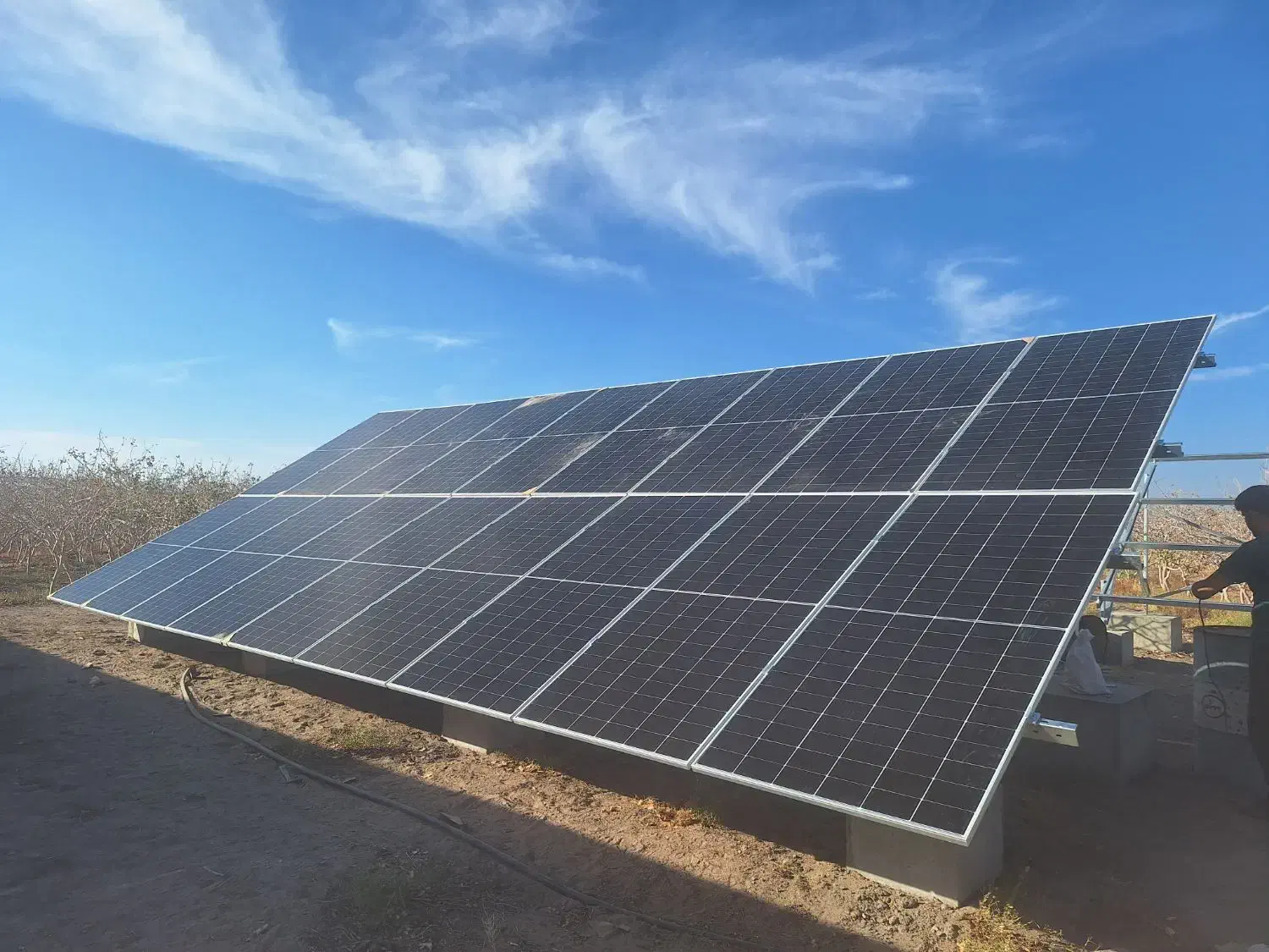 پنل خورشیدی ۵۵۰ وات|لامپ و چراغ|سیرجان, |دیوار