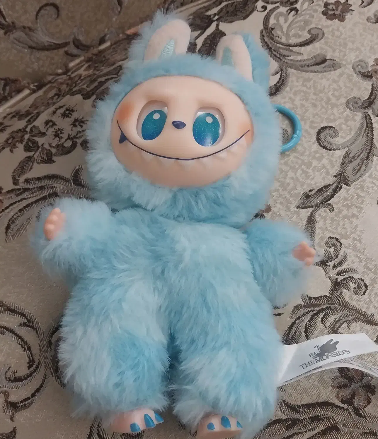 عروسک لبوبو گمشده|اشیا|همدان, |دیوار