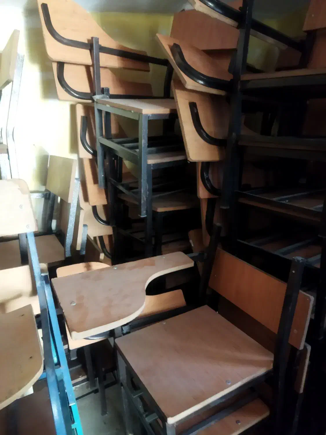 صندلی دانشجویی|صندلی و نیمکت|گرگان, |دیوار