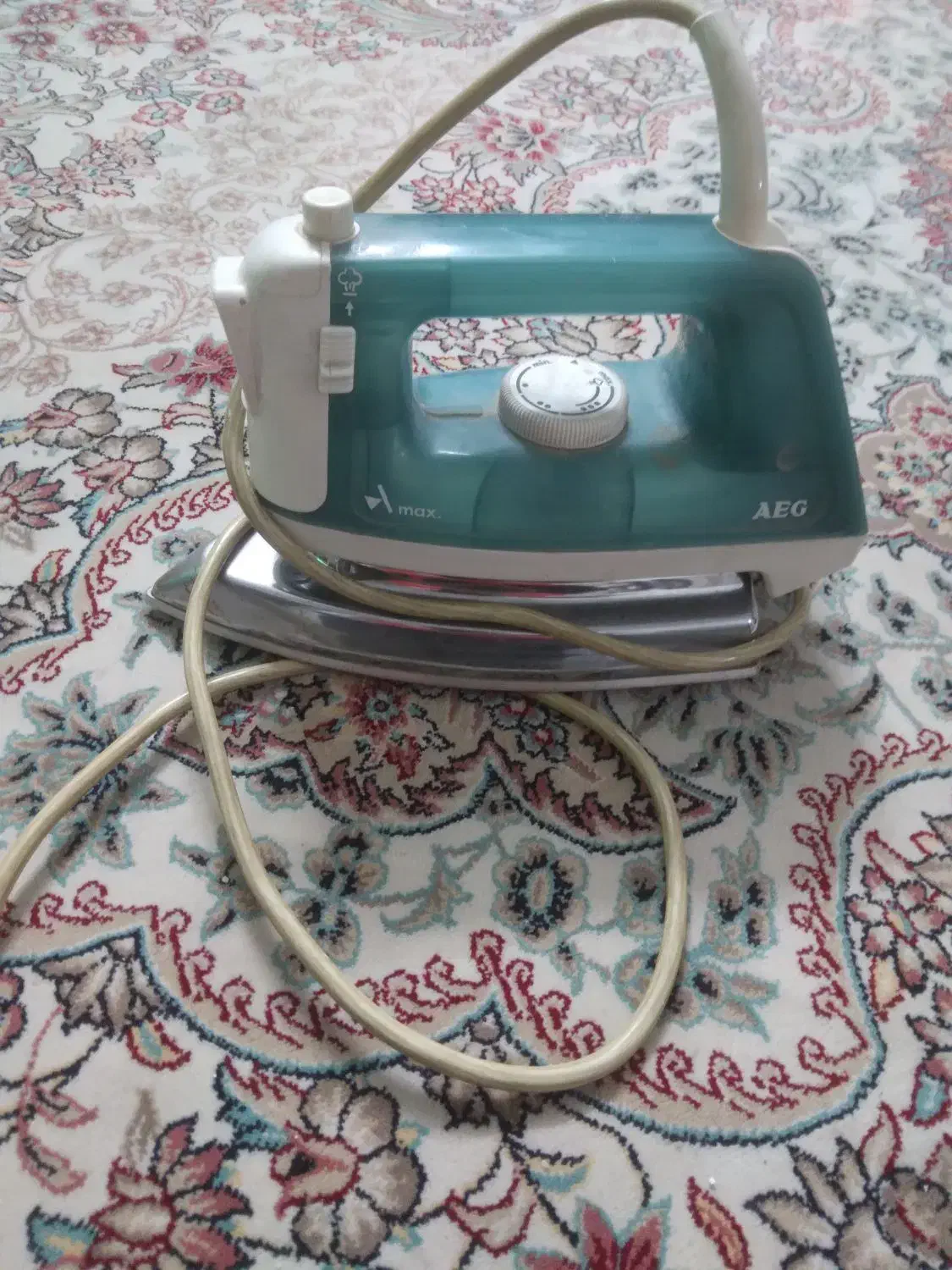 اتو قدیمی|اتو و لوازم اتو|سبزوار, قصبه غربی|دیوار