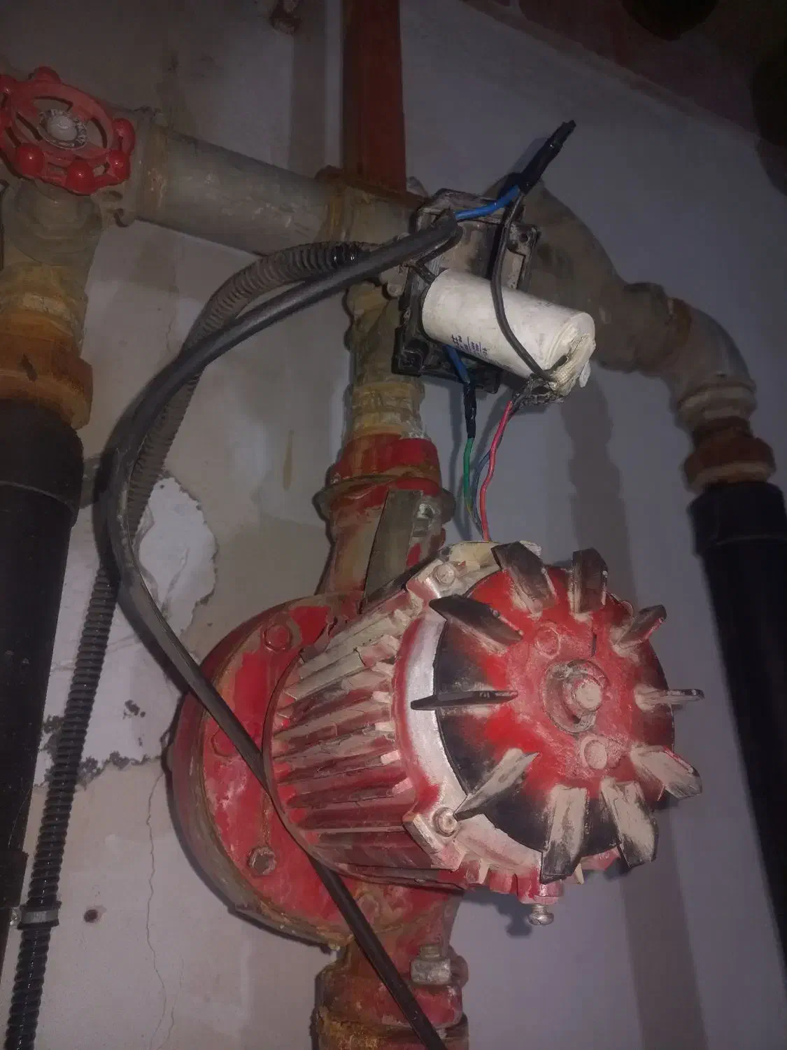 تاسیات ساختمان سرمایش و گرمایش|خدمات پیشه و مهارت|اصفهان, آبشار|دیوار