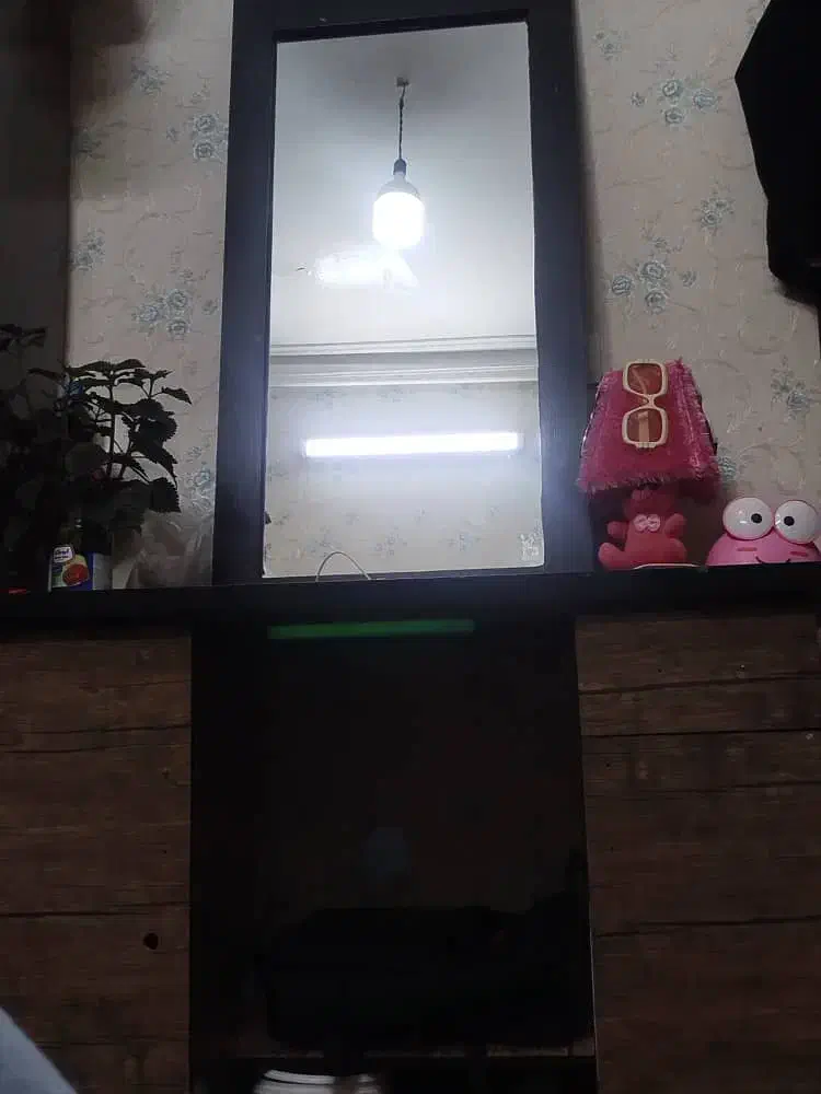 ساعت وآینه قدی و میز تحریر|آینه|یزد, |دیوار