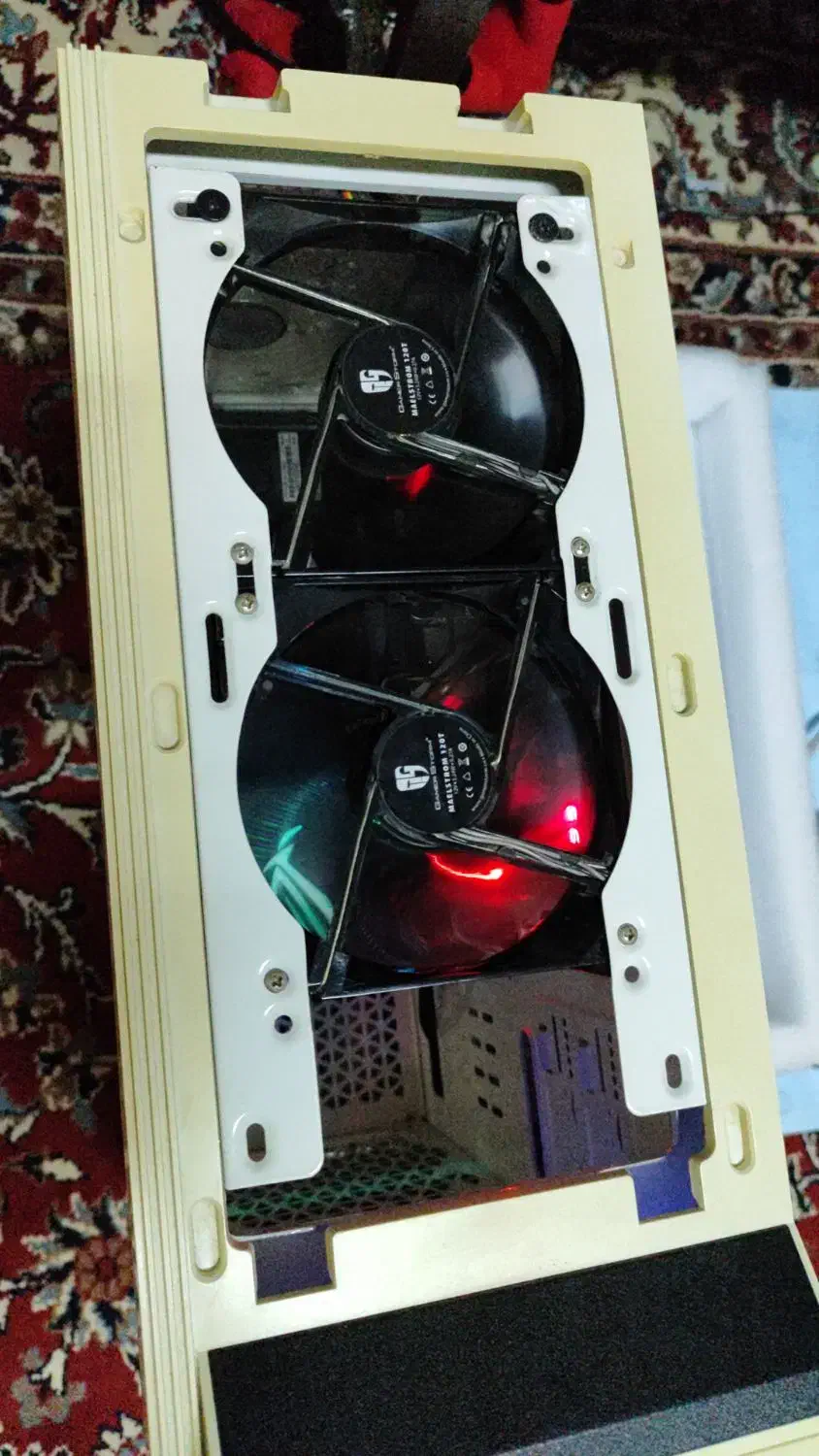 فروش یک کیس کامپیوتر گیمینگ|رایانه رومیزی|بندر انزلی, سی متری|دیوار