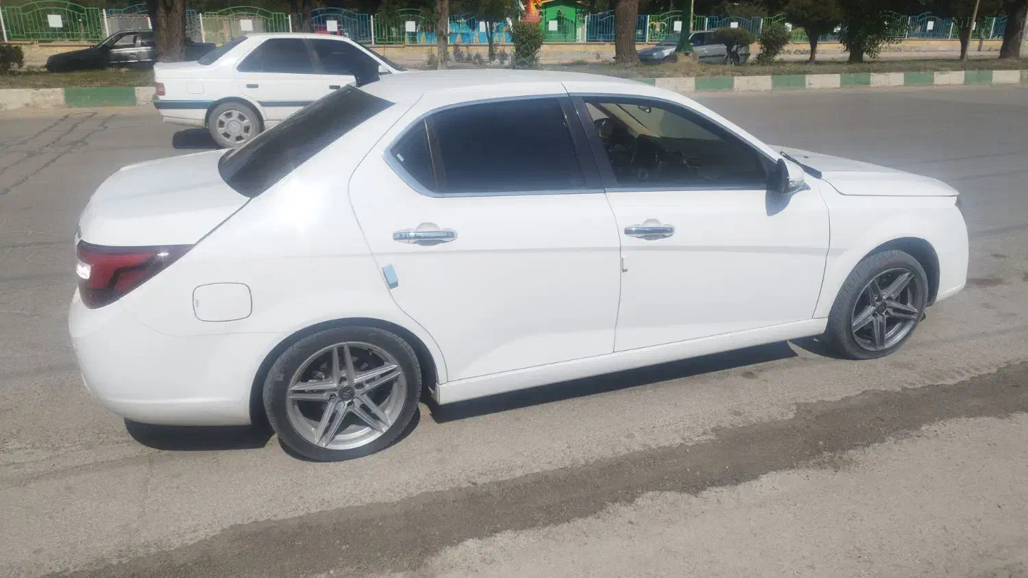 دنا پلاس مدل 1400|خودرو سواری و وانت|پاتاوه, |دیوار