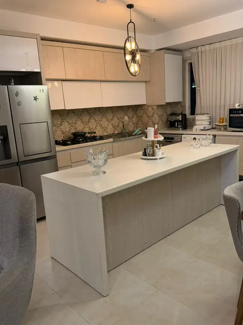 برج  لوکس بهاران      ۱۲۲ متر