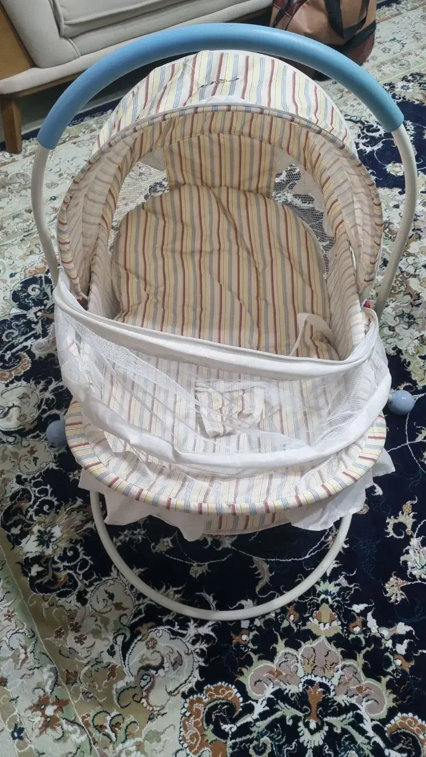 گهواره آکبند|تخت و صندلی بچه|پرند, فاز ۴|دیوار