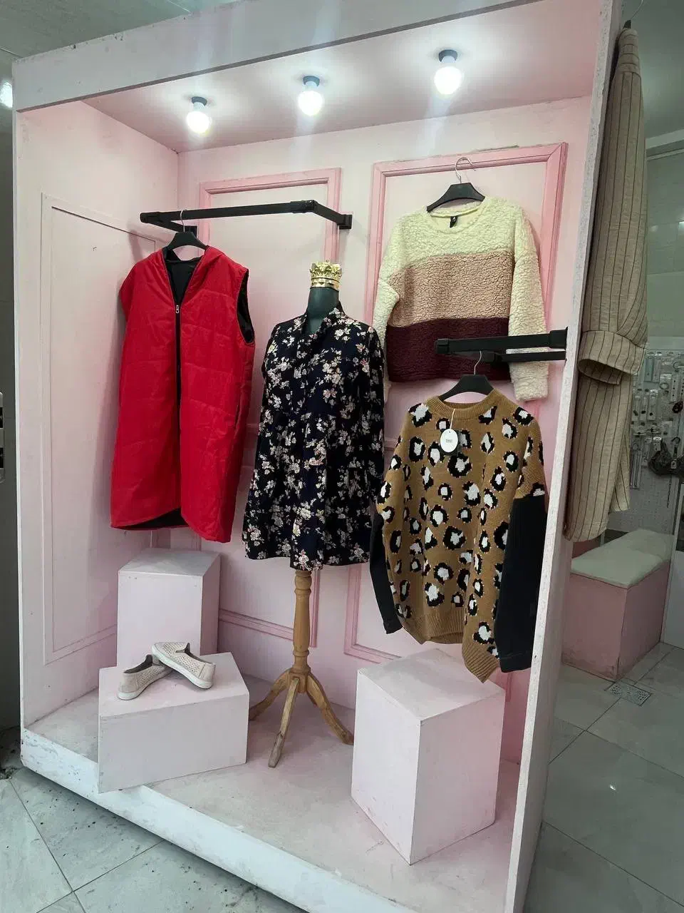 ویترین مغازه|بوفه، ویترین، کنسول|رشت, لاکان شهر|دیوار