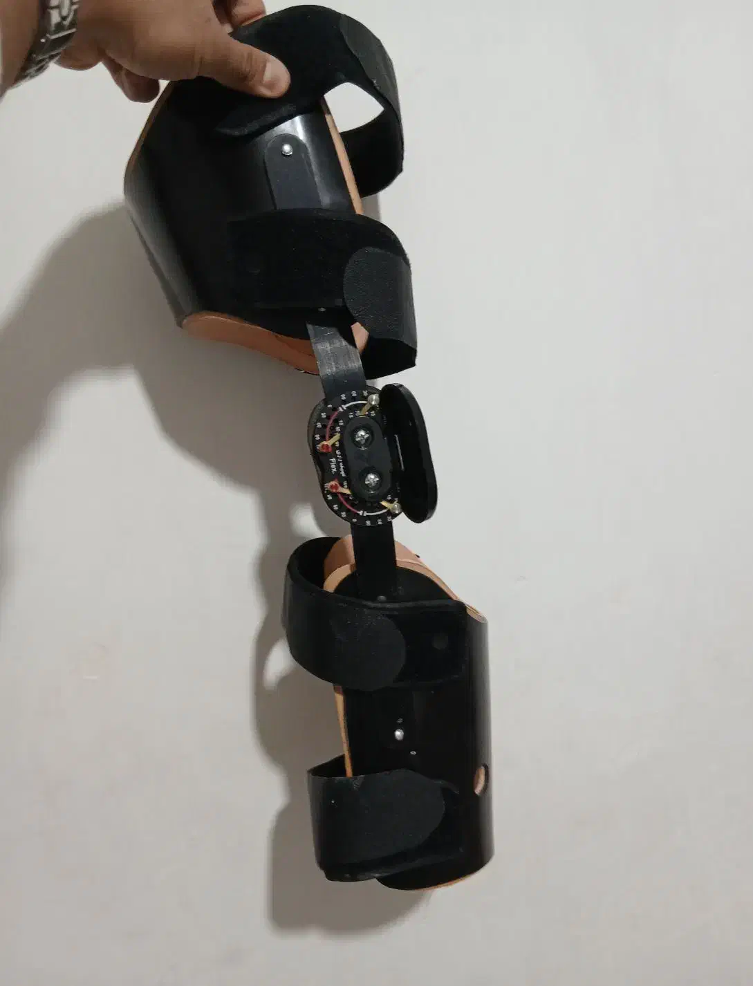 زانو بند طبی|پزشکی|دورود, |دیوار