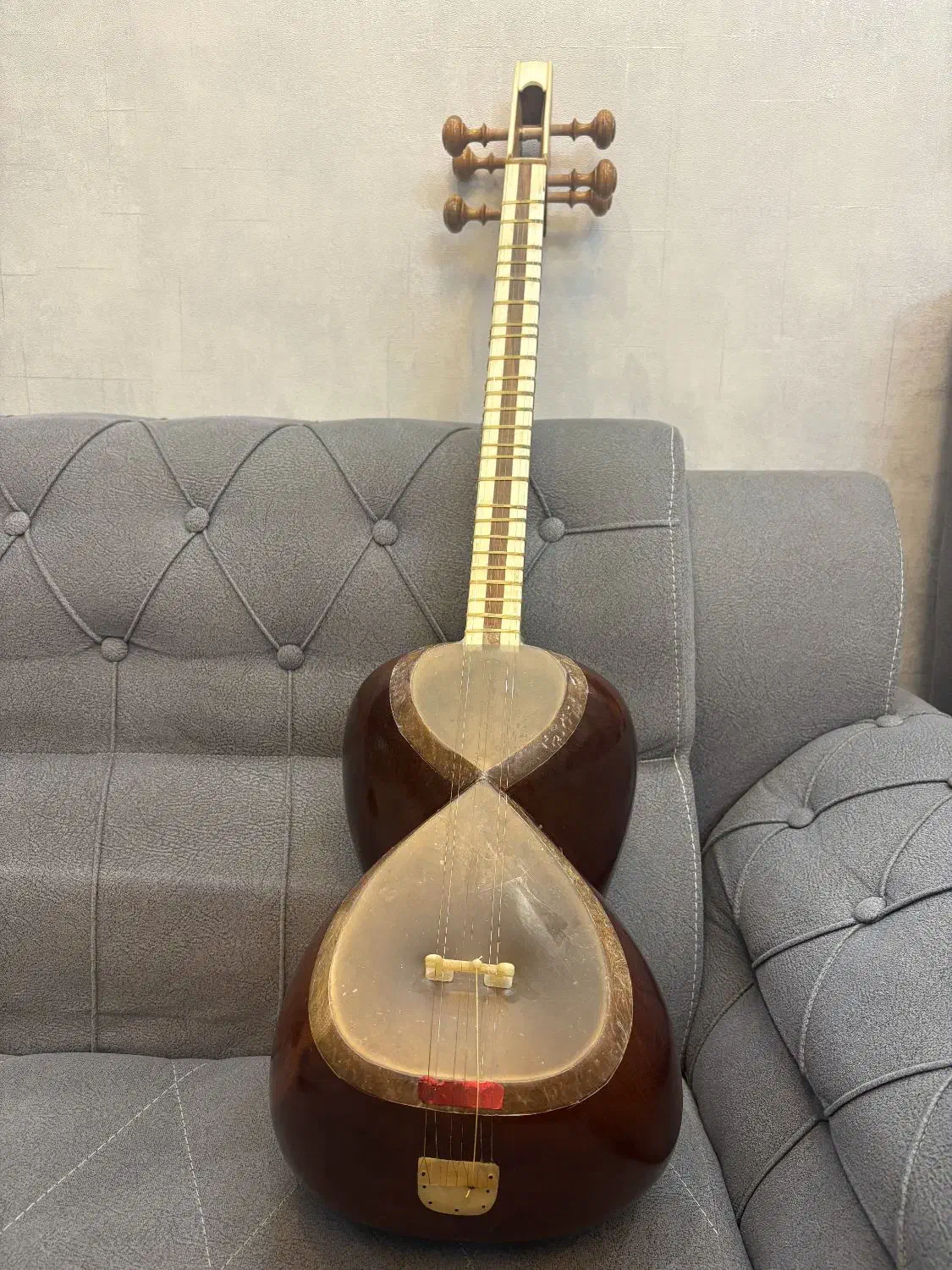 تار|سازهای سنتی|اصفهان, مهرآباد|دیوار