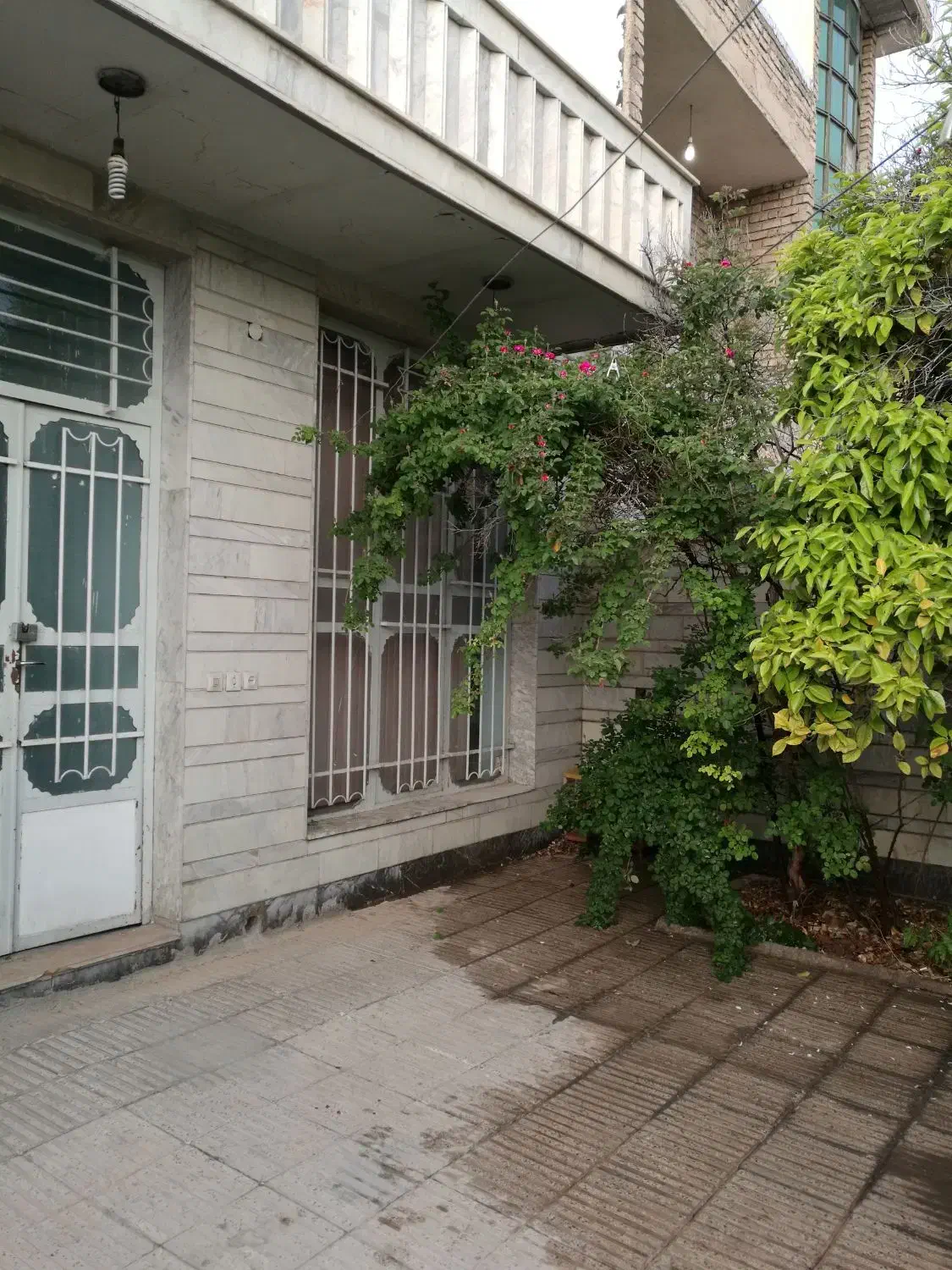 فروش خانه ویلایی کلنگی ۲۰۰ متری بر اصلی در مقر|فروش زمین و ملک کلنگی|شیراز, شیشه‌گری|دیوار