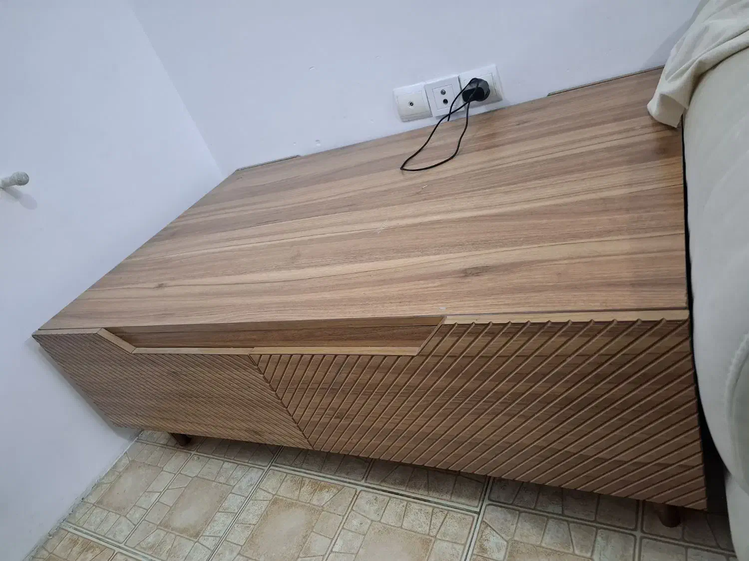 جلومبلی همراه میز عسلی|مبلمان خانگی و میز عسلی|گرگان, |دیوار