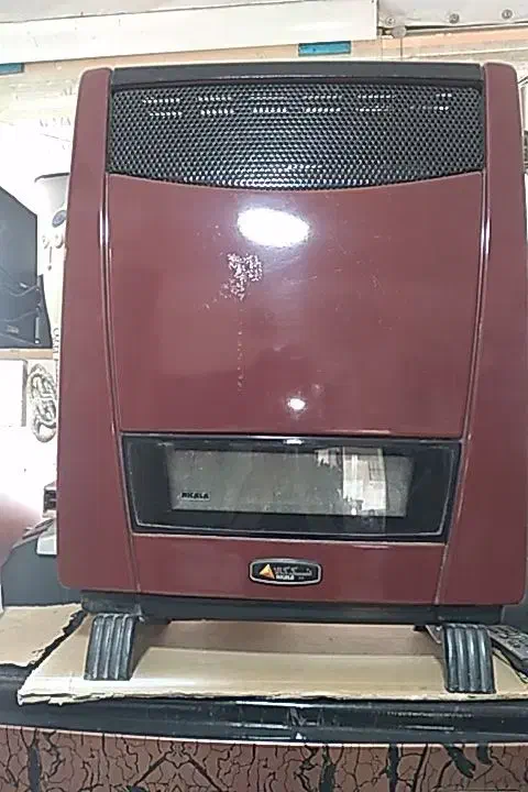 بخاری کوچیک با دودکش|بخاری، هیتر، شومینه|ورامین, ورامین|دیوار