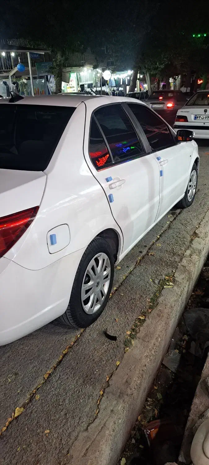 دنا معمولی کم کار ب شرط|خودرو سواری و وانت|سمیرم, |دیوار