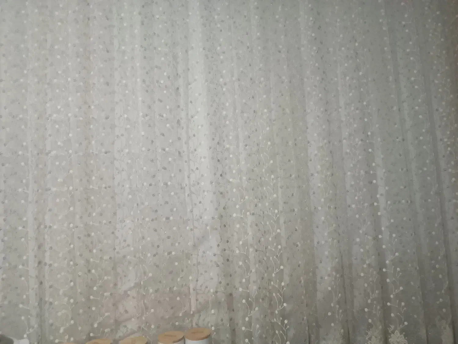 پرده شکوفه ریز  سفید  خاکستری|پرده، رانر، رومیزی|شاهرود, |دیوار