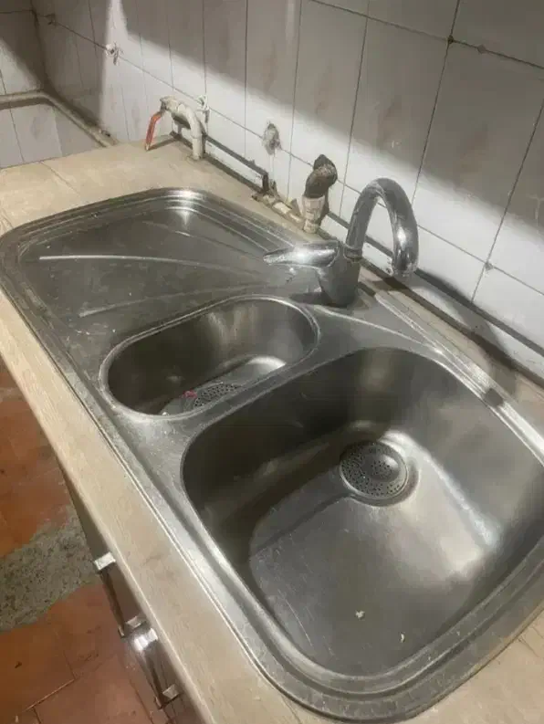 کابینتMDF در حد نو + سینک و هود و شیر|آب‌چکان و نظم‌دهنده ظروف|یزد, |دیوار