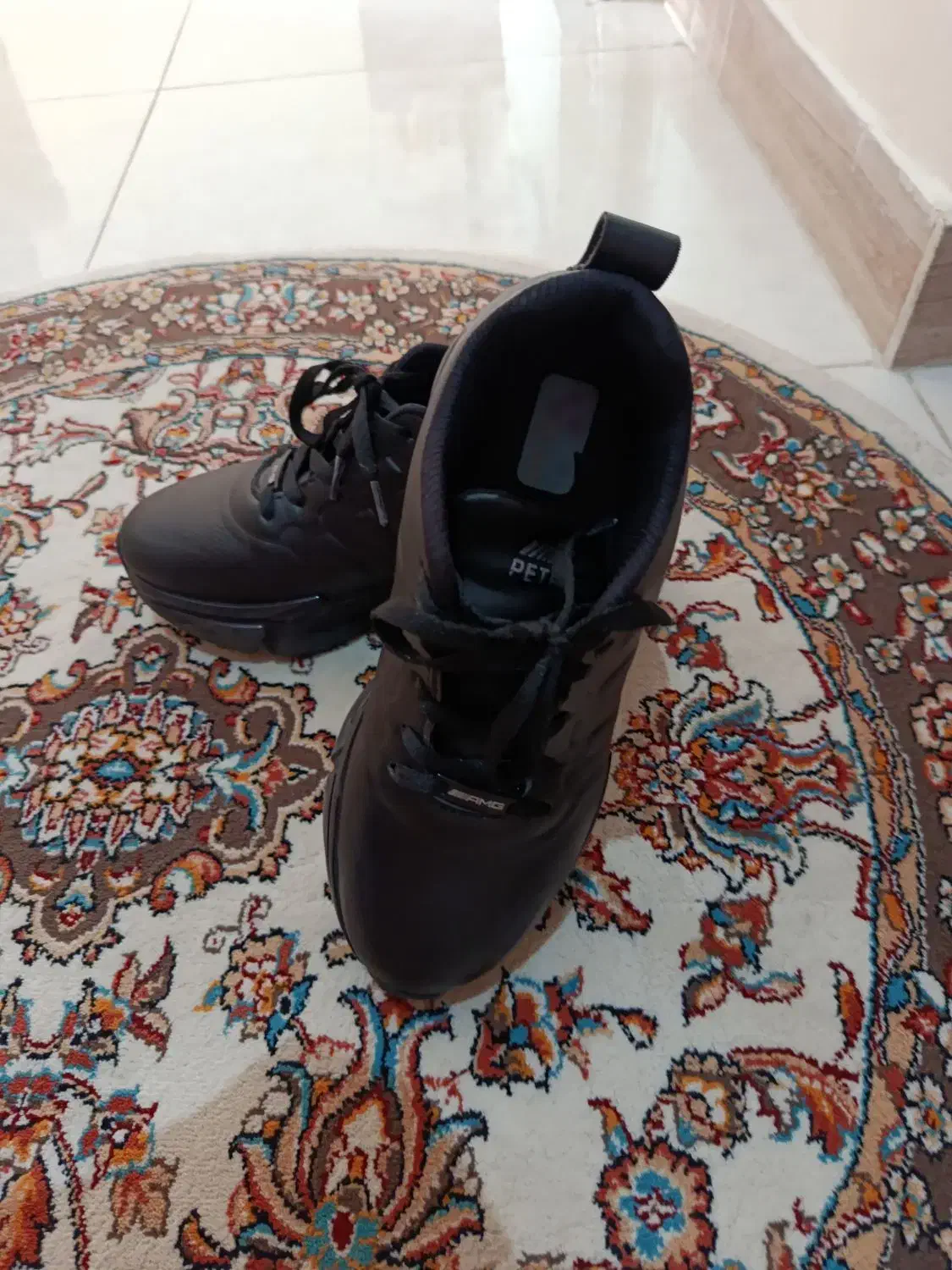 کفش کتانی|کیف، کفش، کمربند|پردیس, فاز ۳|دیوار