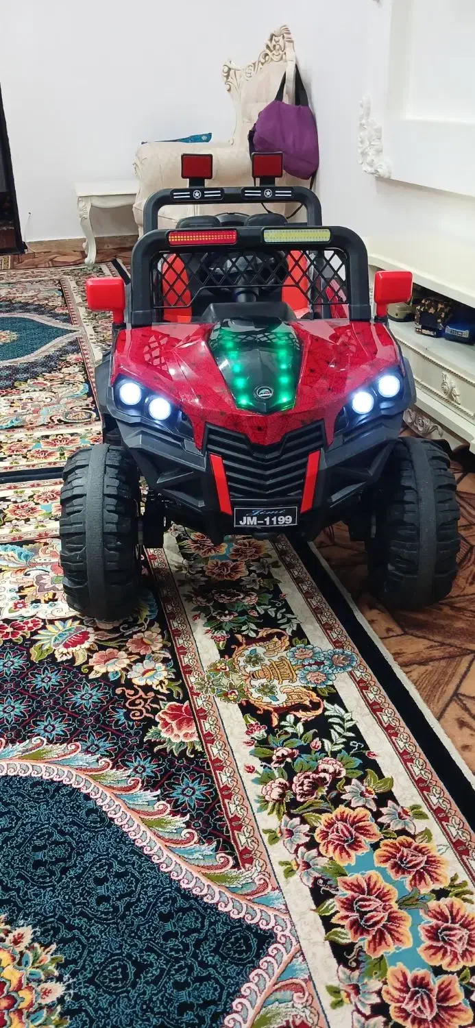 ماشین شارژی دو نفره 4موتوره درحد نو|اسباببازی|پارسآباد, |دیوار