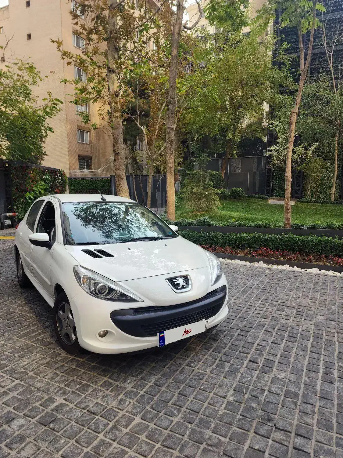 207 دنده 1396 سفید یه لکه رنگ|خودرو سواری و وانت|فردیس, منظریه|دیوار